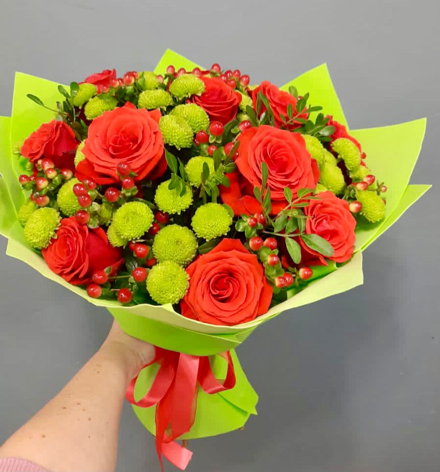 Букет цветов из: Хризантемы и Розы в Поспелихе