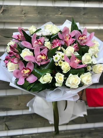 Букет цветов из: Розы и Хризантемы в Поспелихе