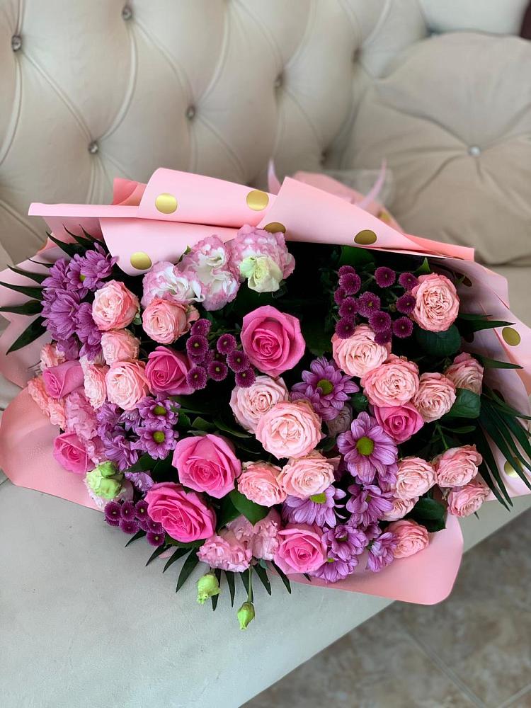 Букет цветов из: Хризантемы, Розы и Лизиантусы в Поспелихе