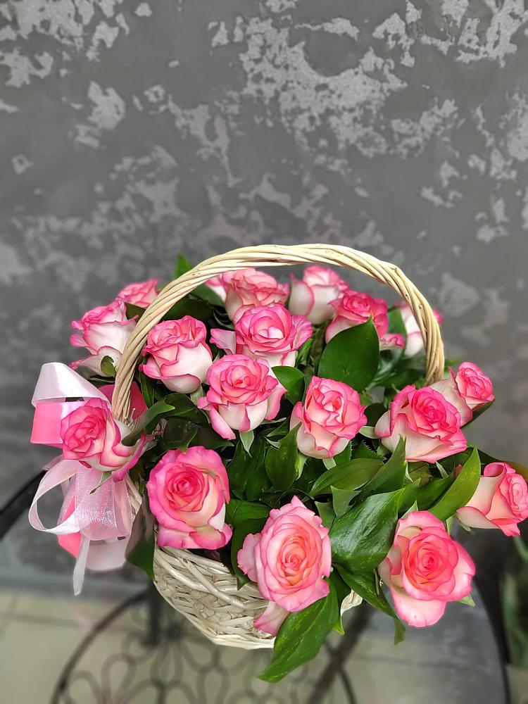 Цветочная композиция из Розы в корзине в Поспелихе