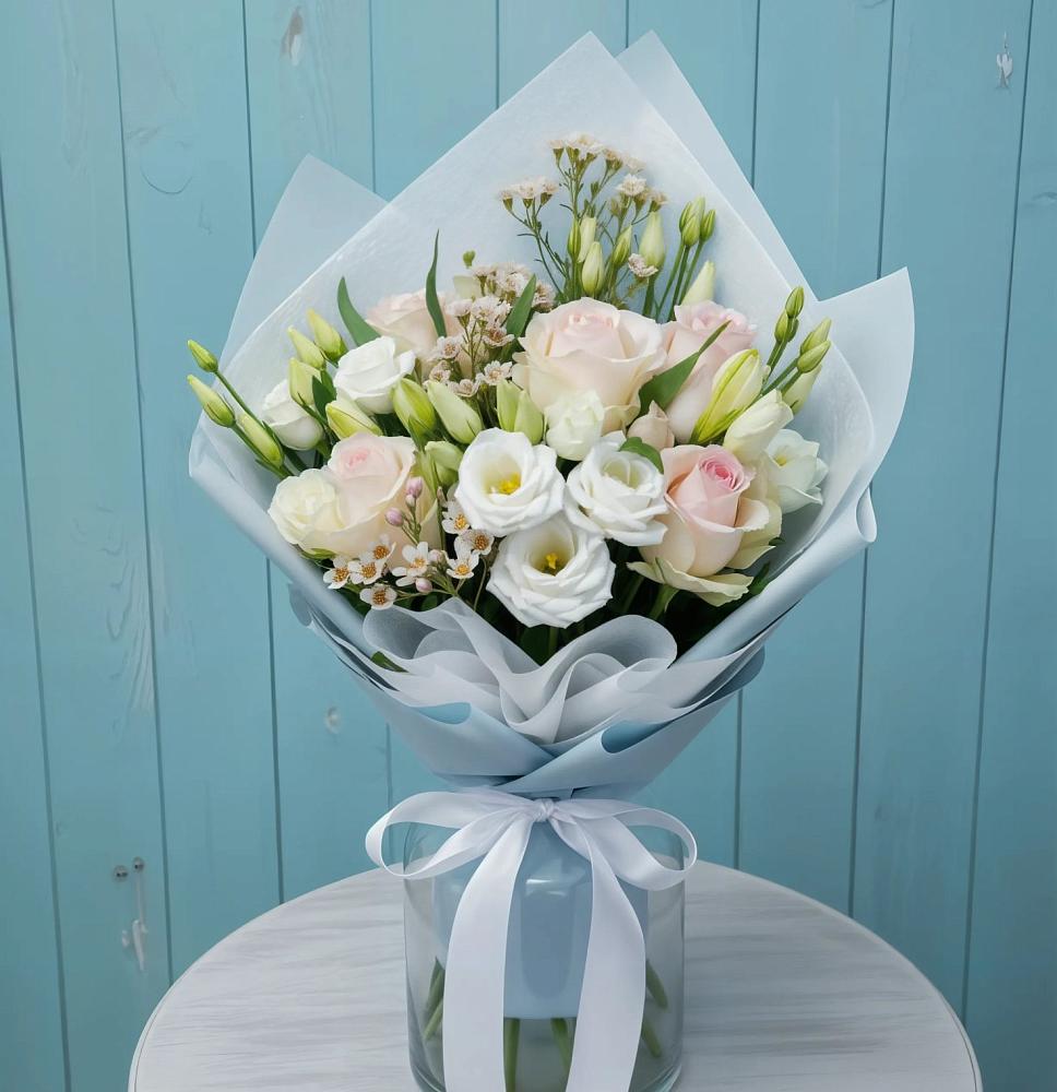 Букет цветов из: Розы и Лизиантусы в Поспелихе