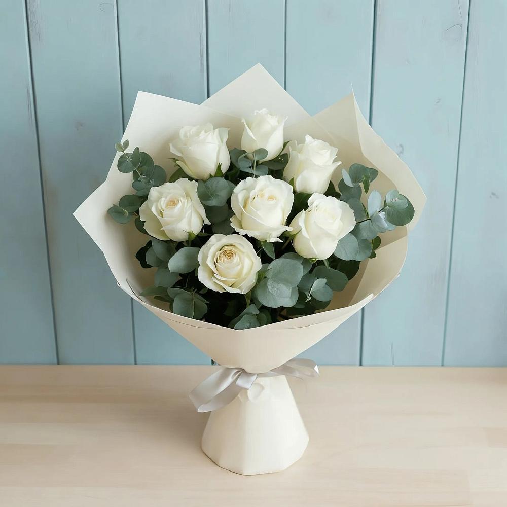 Букет Белые розы в Эвкалипте в Поспелихе