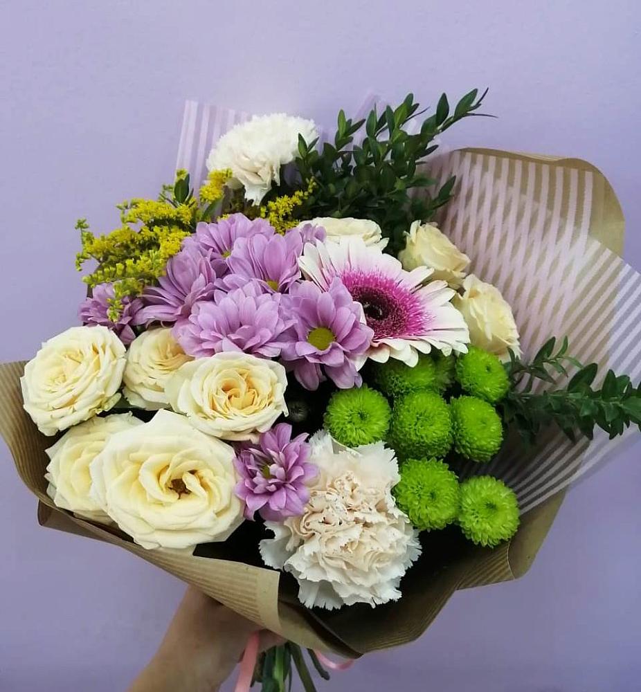 Букет цветов из: Хризантемы, Розы, Гвоздики и Герберы в Поспелихе