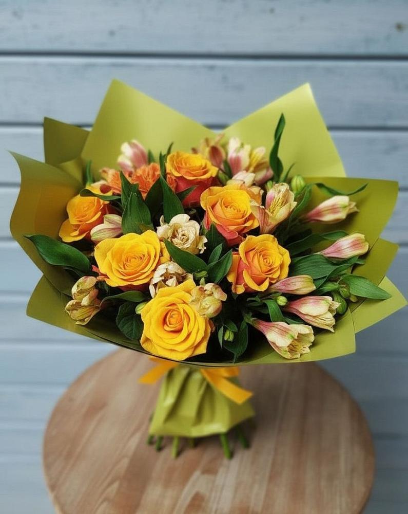Букет цветов из: Альстромерии и Розы в Поспелихе