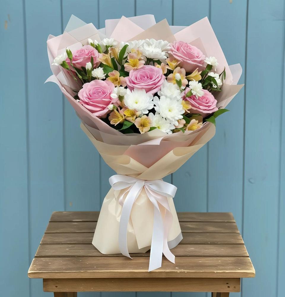 Букет цветов из: Гвоздики, Орхидеи и Розы в Поспелихе