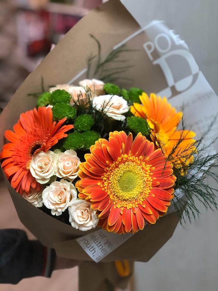 Букет цветов из: Герберы, Хризантемы и Розы в Поспелихе