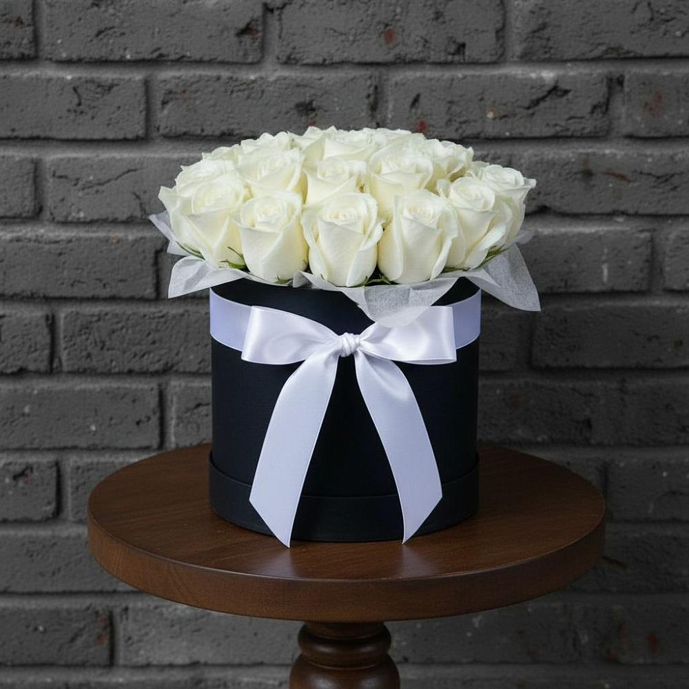 Цветочная композиция из Розы в шляпной коробке в Поспелихе