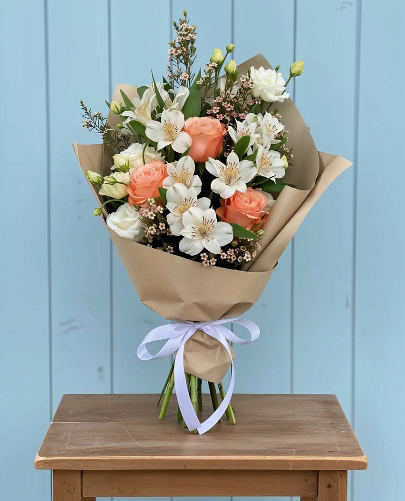 Букет цветов из: Альстромерии, Лизиантусы, Розы и Хризантемы в Поспелихе