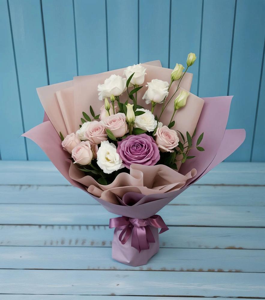 Букет цветов из: Розы и Лизиантусы в Поспелихе